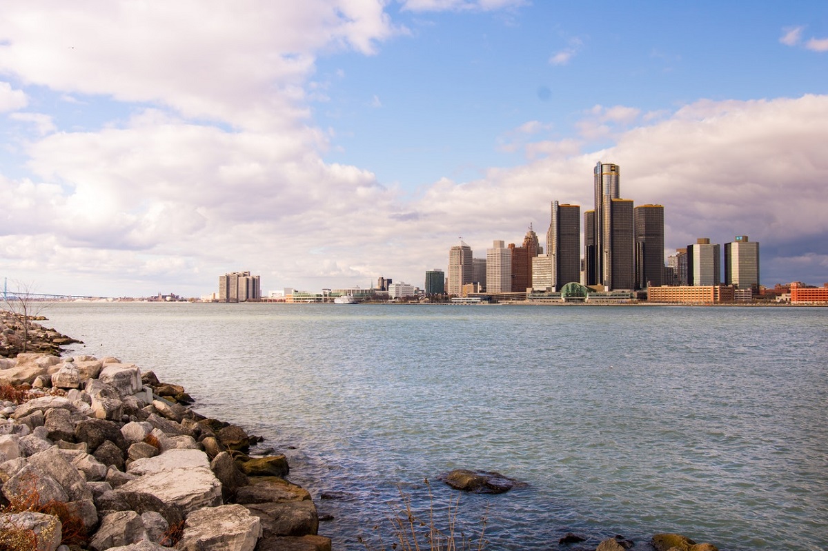 The Cost of Buying 1 Detroit Houses Price a Lease